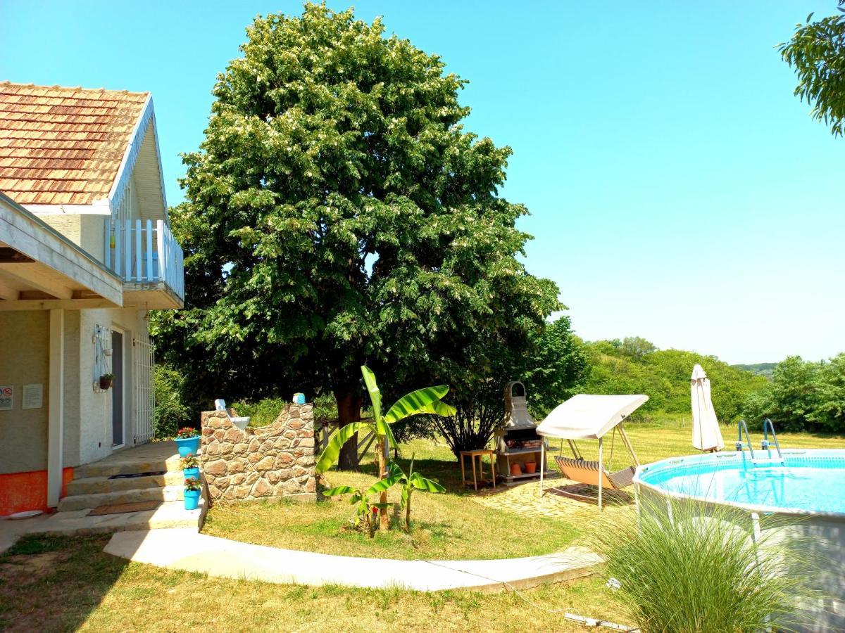 Honey Hill Apartment Fruska Gora Cerevic ภายนอก รูปภาพ