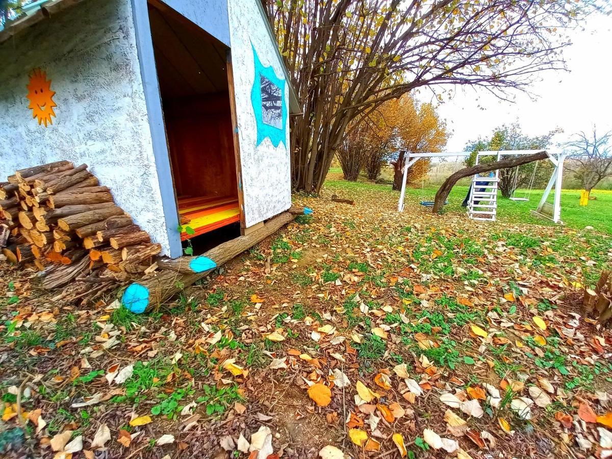 Honey Hill Apartment Fruska Gora Cerevic ภายนอก รูปภาพ
