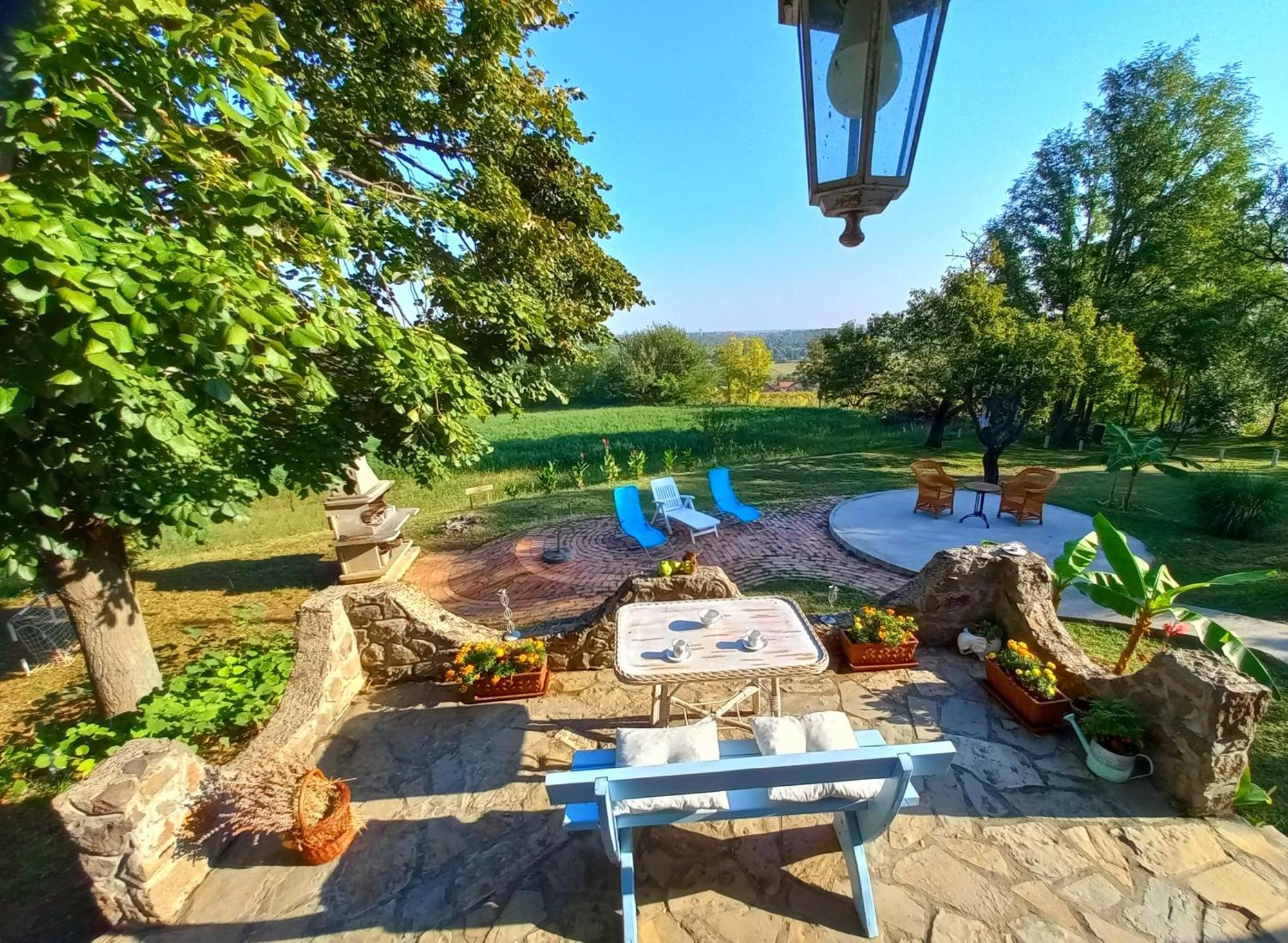 Honey Hill Apartment Fruska Gora Cerevic ภายนอก รูปภาพ