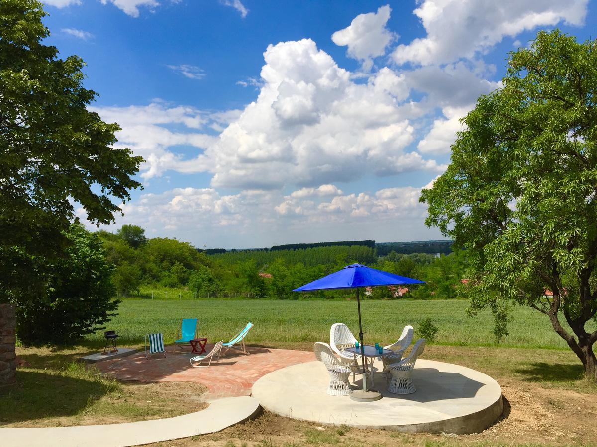 Honey Hill Apartment Fruska Gora Cerevic ภายนอก รูปภาพ